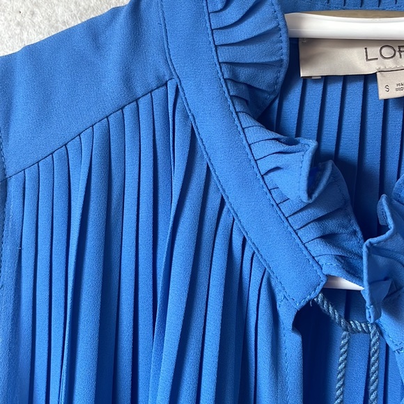 LOFT BLUE ACCORDION BLOUSE SIZE SM - Picture 2 of 6